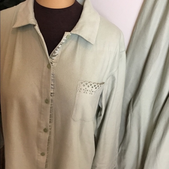 TJ Max green M 2 piece pajama set w/cutoff detail - Picture 11 of 15